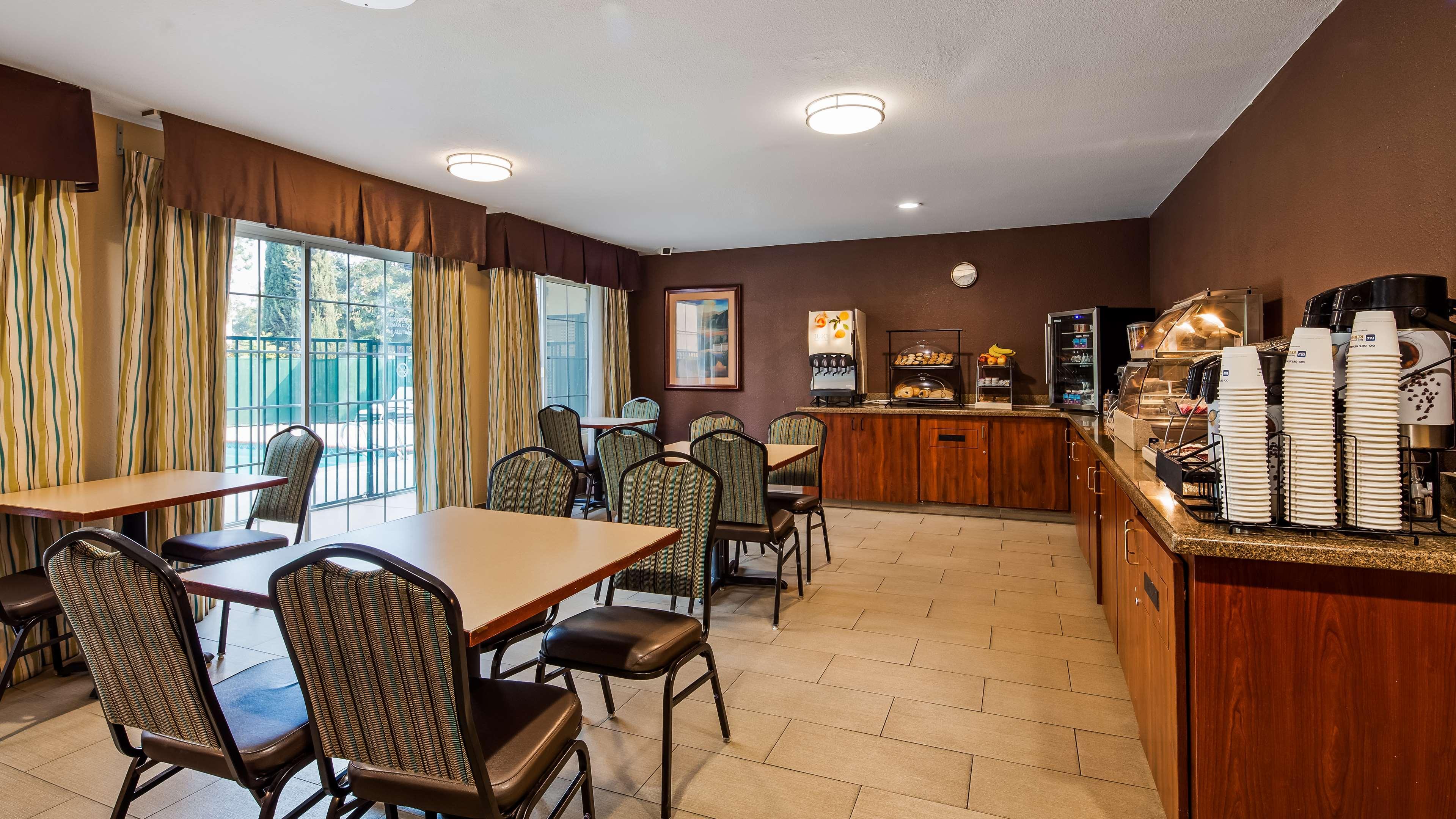 Best Western Brentwood Inn Экстерьер фото